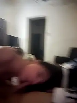 Pareja-hombre-y-trans online show from November 30, 2025, 3:21 am