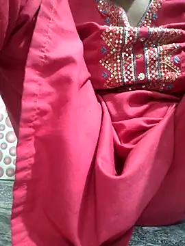 Renababy4567 online show from December 5, 2025, 5:16 am