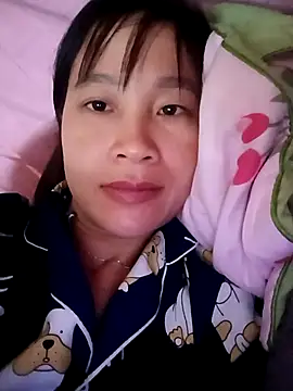 Snapshot of Change-gee chatting on December 3, 2025, 1:35 am Change-gee online show from December 3, 2025, 1:35 am