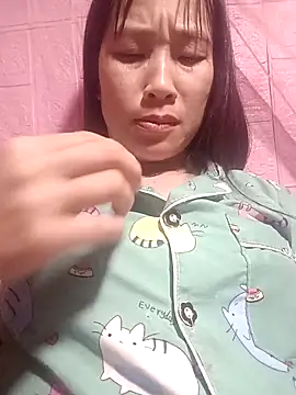 Snapshot of Change-gee chatting on December 3, 2025, 2:04 pm Change-gee online show from December 3, 2025, 2:04 pm