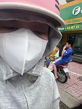 Mio Nips online show from December 4, 2025, 4:22 am