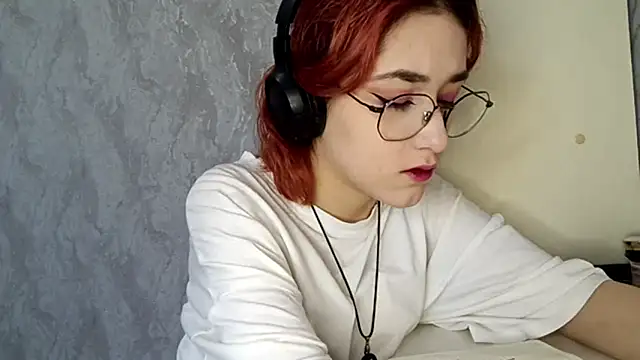 LinaWatter online show from December 3, 2025, 11:41 am