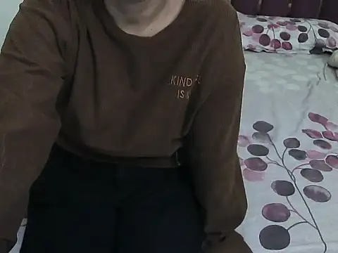 lusty catpussy online show from December 14, 2025, 6:56 pm