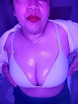 Snapshot of pamela_08 chatting on December 3, 2025, 2:08 am pamela 08 online show from December 3, 2025, 2:08 am