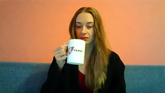 Honey Whisper online show from December 2, 2025, 7:36 am