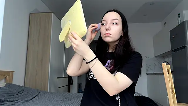 Snapshot of WhiteNoiseJoy chatting on December 3, 2025, 6:21 am WhiteNoiseJoy online show from December 3, 2025, 6:21 am