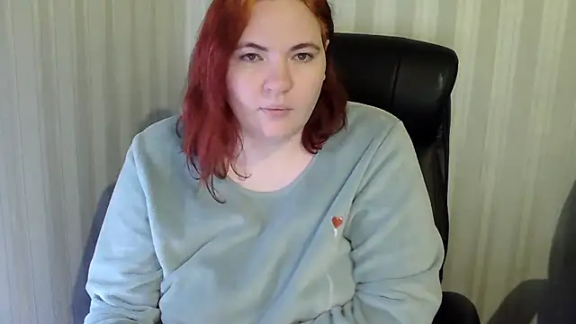 LisaLeon online show from December 3, 2025, 12:03 pm