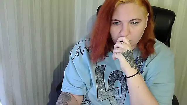 LisaLeon online show from December 5, 2025, 6:00 am