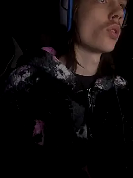 DkAuxier1 online show from December 15, 2025, 1:43 am