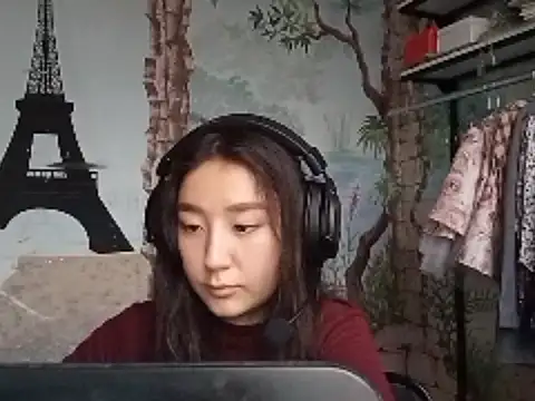 Snapshot of Sofiaherexo chatting on December 4, 2025, 9:29 am Sofiaherexo online show from December 4, 2025, 9:29 am