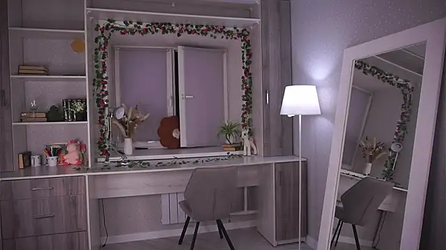 Snapshot of RonnieSparlin chatting on December 16, 2025, 12:54 pm RonnieSparlin online show from December 16, 2025, 12:54 pm