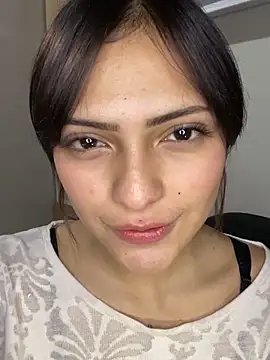 MiaLuxx  online show from December 2, 2025, 11:00 pm