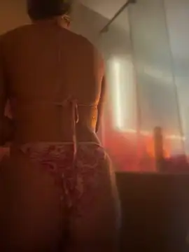 valery blossom online show from December 4, 2025, 5:43 pm