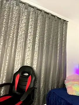 Snapshot of NATALIA_EF chatting on December 4, 2025, 12:25 pm NATALIA EF online show from December 4, 2025, 12:25 pm