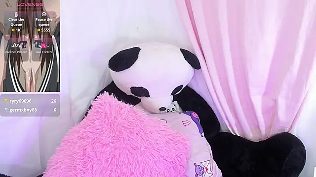 Snapshot of sofia_shadow_ chatting on December 15, 2025, 5:44 am sofia shadow online show from December 15, 2025, 5:44 am