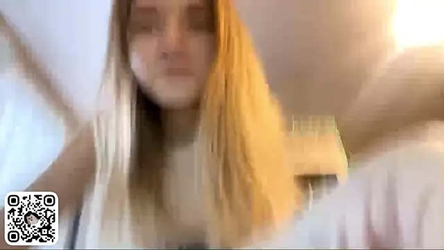 Snapshot of AveryBerkson chatting on December 3, 2025, 7:16 am AveryBerkson online show from December 3, 2025, 7:16 am