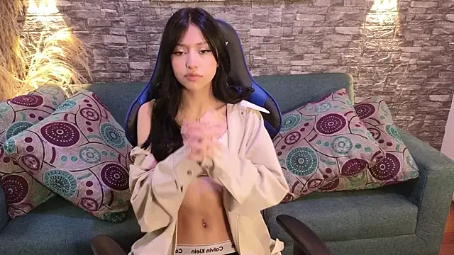 emilyvonvg online show from December 4, 2025, 12:36 pm