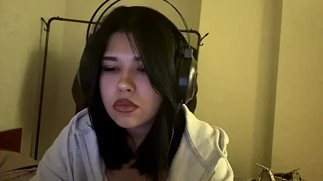 Lolamein online show from December 3, 2025, 3:32 pm