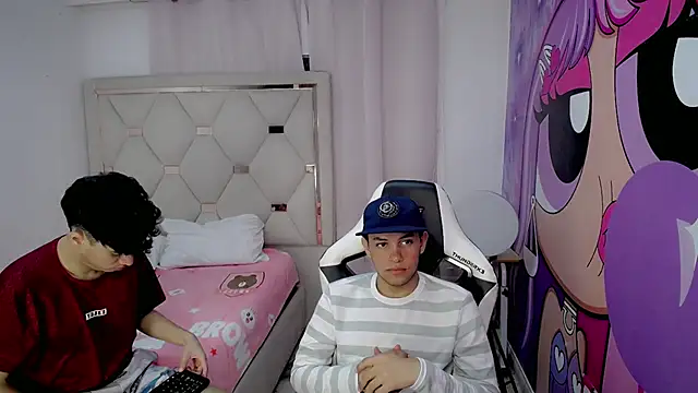 THE VIPS TWINK online show from December 4, 2025, 8:39 pm