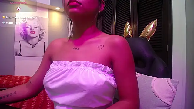 priya raj  online show from December 15, 2025, 8:02 pm