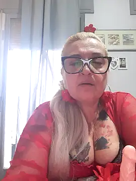 Snapshot of athena80_sexy chatting on December 4, 2025, 1:53 pm athena80 sexy online show from December 4, 2025, 1:53 pm