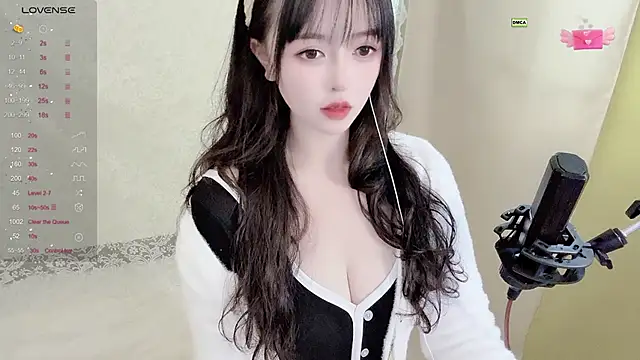 Snapshot of Anana- chatting on December 14, 2025, 4:29 am Anana- online show from December 14, 2025, 4:29 am