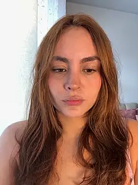 miaferrer777 online show from December 5, 2025, 5:09 pm