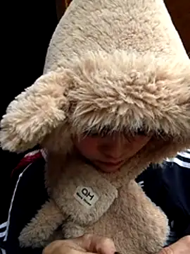 candy-bobo online show from December 17, 2025, 4:18 am