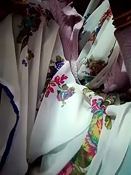 Snapshot of Rashili chatting on December 16, 2025, 4:28 am Rashili online show from December 16, 2025, 4:28 am