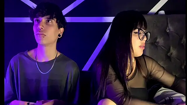 Snapshot of Emily_Andyy chatting on December 19, 2025, 1:01 am Emily Andyy online show from December 19, 2025, 1:01 am