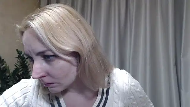 Snapshot of sweetpussy chatting on November 5, 2025, 7:25 pm sweetpussy online show from November 5, 2025, 7:25 pm