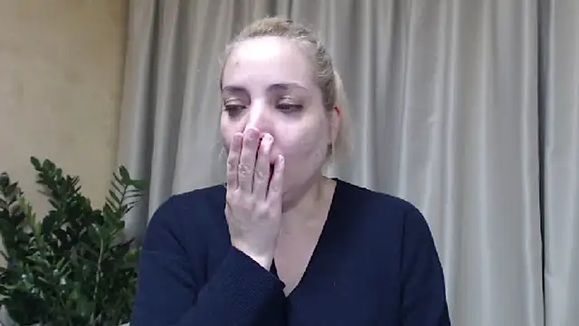 Snapshot of sweetpussy chatting on November 9, 2025, 9:18 am sweetpussy online show from November 9, 2025, 9:18 am