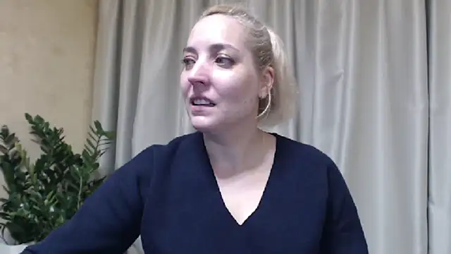 Snapshot of sweetpussy chatting on November 9, 2025, 9:24 pm sweetpussy online show from November 9, 2025, 9:24 pm