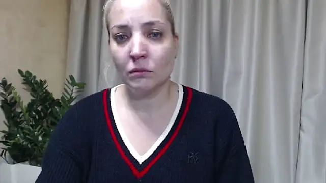 Snapshot of sweetpussy chatting on November 12, 2025, 4:18 pm sweetpussy online show from November 12, 2025, 4:18 pm