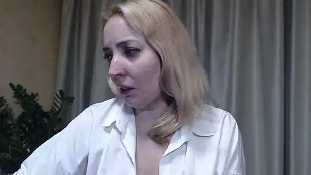 Snapshot of sweetpussy chatting on November 23, 2025, 5:02 pm sweetpussy online show from November 23, 2025, 5:02 pm