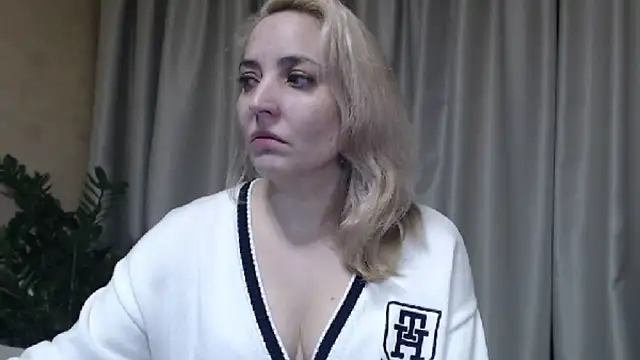 Snapshot of sweetpussy chatting on November 27, 2025, 3:25 pm sweetpussy online show from November 27, 2025, 3:25 pm