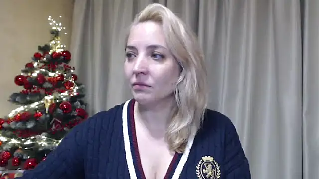 Snapshot of sweetpussy chatting on December 17, 2025, 2:34 pm sweetpussy online show from December 17, 2025, 2:34 pm