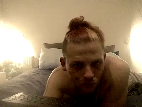 Snapshot of house_f_stone chatting on December 16, 2025, 12:26 am house f stone online show from December 16, 2025, 12:26 am