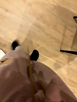 jungschwanz 123 online show from December 5, 2025, 2:58 pm