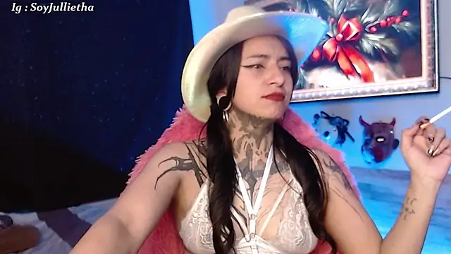 Snapshot of Julls420_ chatting on December 14, 2025, 3:45 am Julls420 online show from December 14, 2025, 3:45 am