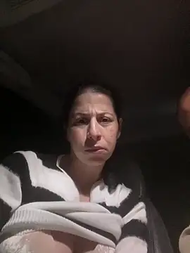 coupledeea online show from December 16, 2025, 8:58 pm