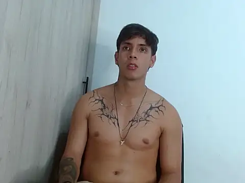 Snapshot of Wolf_light chatting on December 13, 2025, 10:59 pm Wolf light online show from December 13, 2025, 10:59 pm