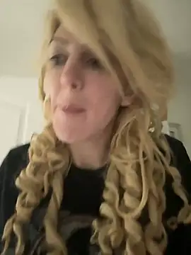 Snapshot of CelestialRuby chatting on January 22, 2025, 6:31 pm CelestialRuby online show from January 22, 2025, 6:31 pm