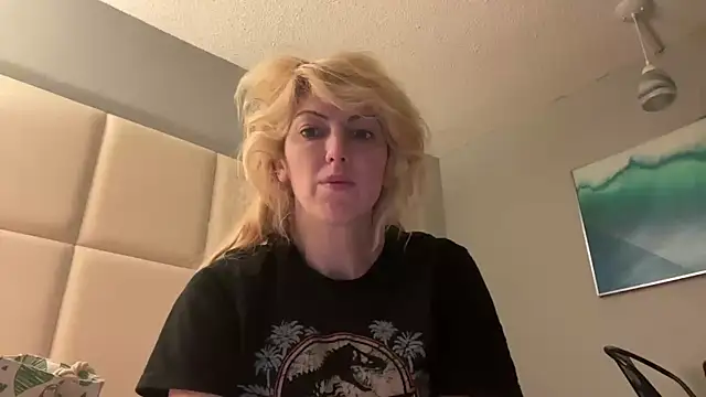 Snapshot of CelestialRuby chatting on February 4, 2025, 7:55 pm CelestialRuby online show from February 4, 2025, 7:55 pm