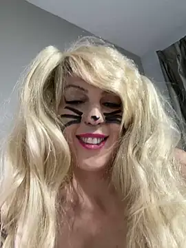 Snapshot of CelestialRuby chatting on February 20, 2025, 1:14 am CelestialRuby online show from February 20, 2025, 1:14 am