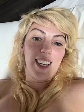 Snapshot of CelestialRuby chatting on February 23, 2025, 7:55 am CelestialRuby online show from February 23, 2025, 7:55 am