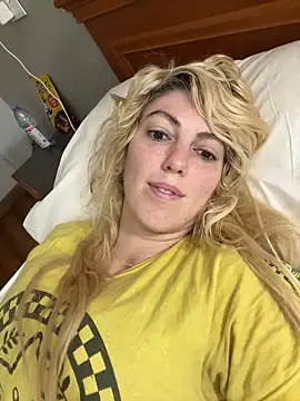 Snapshot of CelestialRuby chatting on March 16, 2025, 8:32 pm CelestialRuby online show from March 16, 2025, 8:32 pm