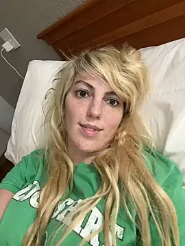 Snapshot of CelestialRuby chatting on March 18, 2025, 1:43 am CelestialRuby online show from March 18, 2025, 1:43 am