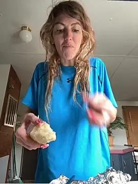 Snapshot of CelestialRuby chatting on October 6, 2025, 3:42 pm CelestialRuby online show from October 6, 2025, 3:42 pm