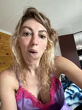 Snapshot of CelestialRuby chatting on October 7, 2025, 1:08 pm CelestialRuby online show from October 7, 2025, 1:08 pm